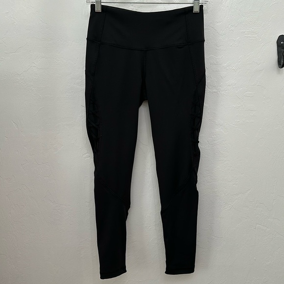 Victoria Sport KNOCKOUT by Victoria’s Secret Black Tight With Mesh Cutouts - Picture 1 of 14